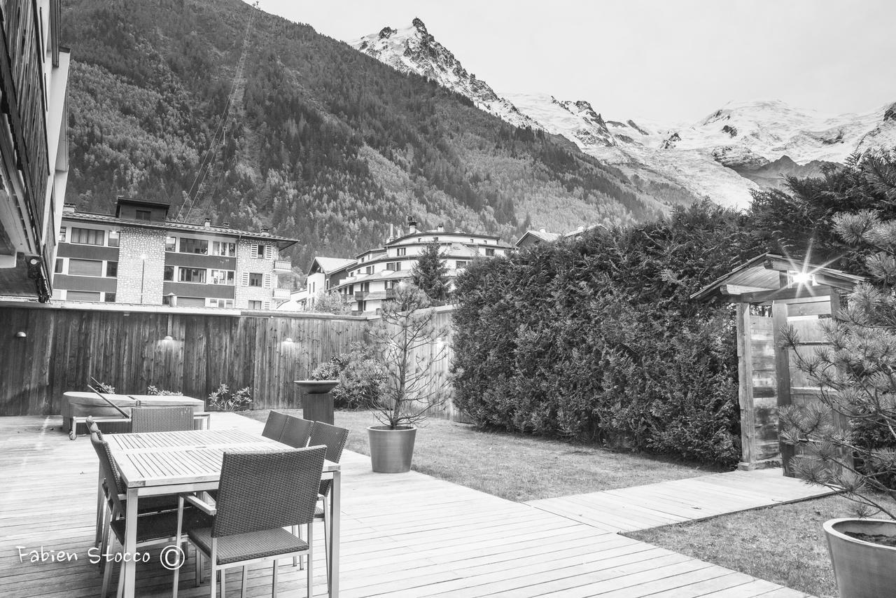 Apartment Au Bon Coin - Luxury Chamonix Hidden Haven, Mont Blanc View, Hot Tub And Garden Room photo