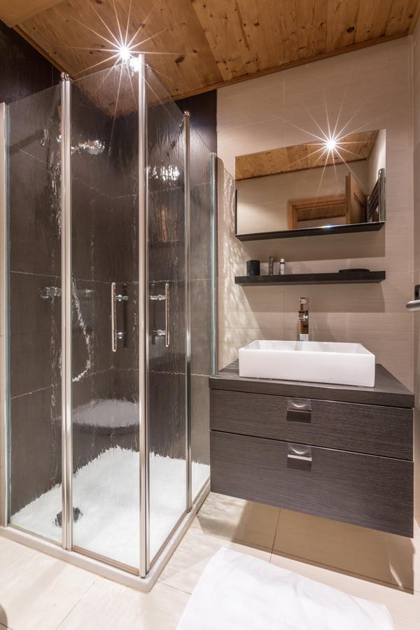 Apartment Au Bon Coin - Luxury Chamonix Hidden Haven, Mont Blanc View, Hot Tub And Garden Exterior photo